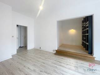 IXELLES – Wijk Louise, op een steenworp afstand van het Stefaniaplein en de prestigieuze Gouden Vacht, vlak bij alle voorzieningen (openbaar...