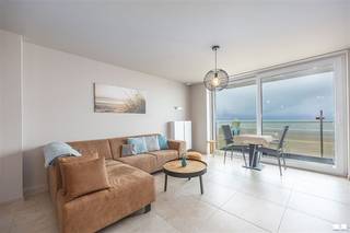 Zeer recent appartement met frontaal zeezicht gelegen op de 2e verdieping van de Residentie Vision met als indeling : inkomhal, ruime en...