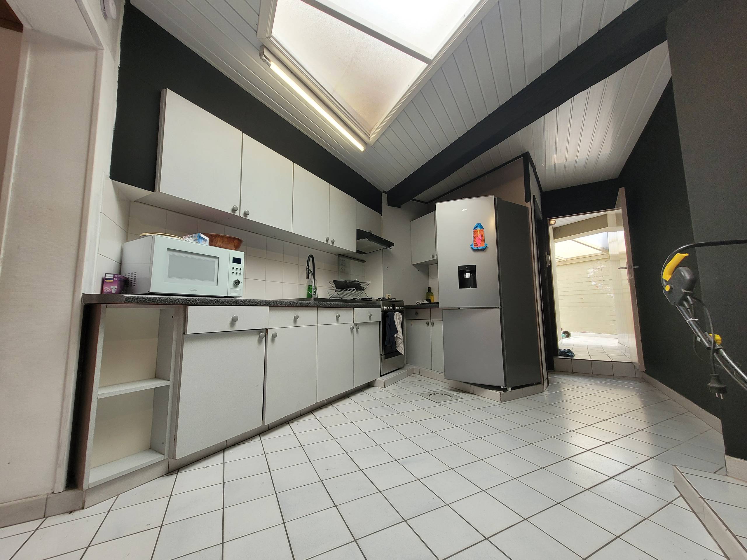 Gezinswoning met 3slaapkamers, tuin en terras in het centrum - foto 3