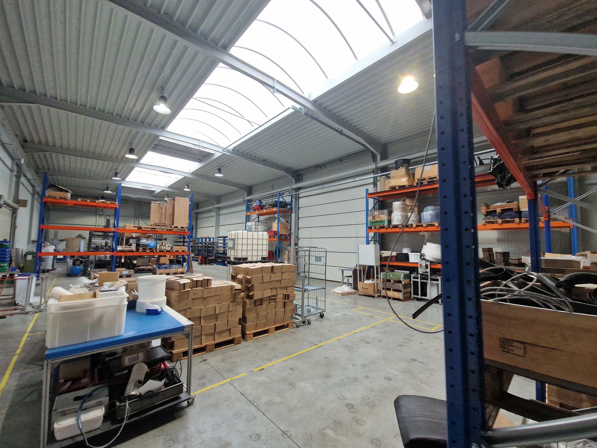 Modern bedrijfsgebouw  1.302m² met kantoor 225m² en sociale ruimte 250m² - foto 4