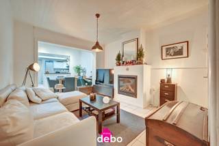 Betaalbare starterswoning met stadsterras nabij het centrum van KortrijkDeze charmante rijwoning biedt ca. 140 m² woonoppervlakte en combineert...