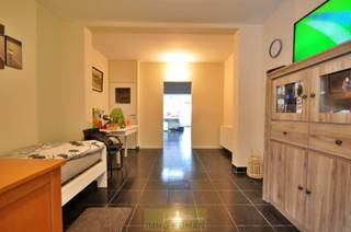 Cette propriété se trouve à deux pas du centre d'Avelgem. De nombreuses commodités telles que des écoles, les transports en commun et des magasins...