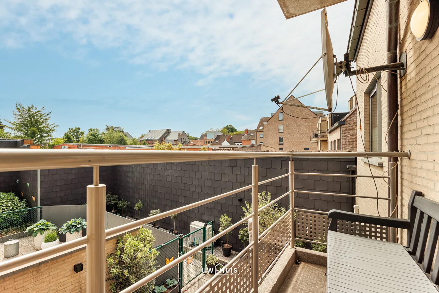 RUIM EN INSTAPKLAAR 3-SLAAPKAMER APPARTEMENT MET GARAGE IN HAMME - foto 4