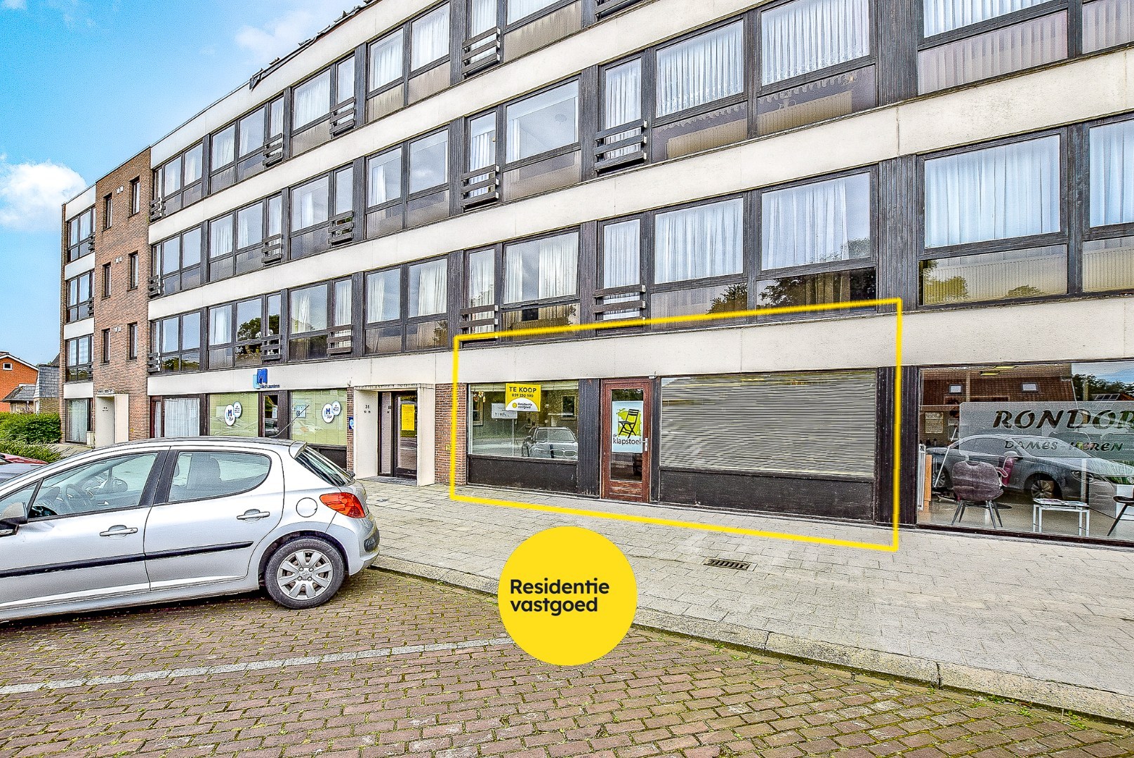 Centraal gelegen handelsruimte (148 m²) in centrum Diksmuide! - foto 1