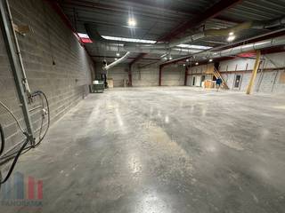 Richtprijs bieden vanaf €790.000.Ontdek dit uitstekend gelegen bedrijfsgebouw van +/- 1.850 m² op een perceel van +/- 3.795 m², gelegen op slechts...